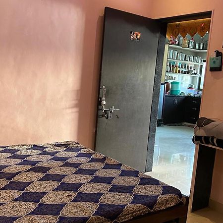 Dwarka Home Stay 2 Only Family Buitenkant foto