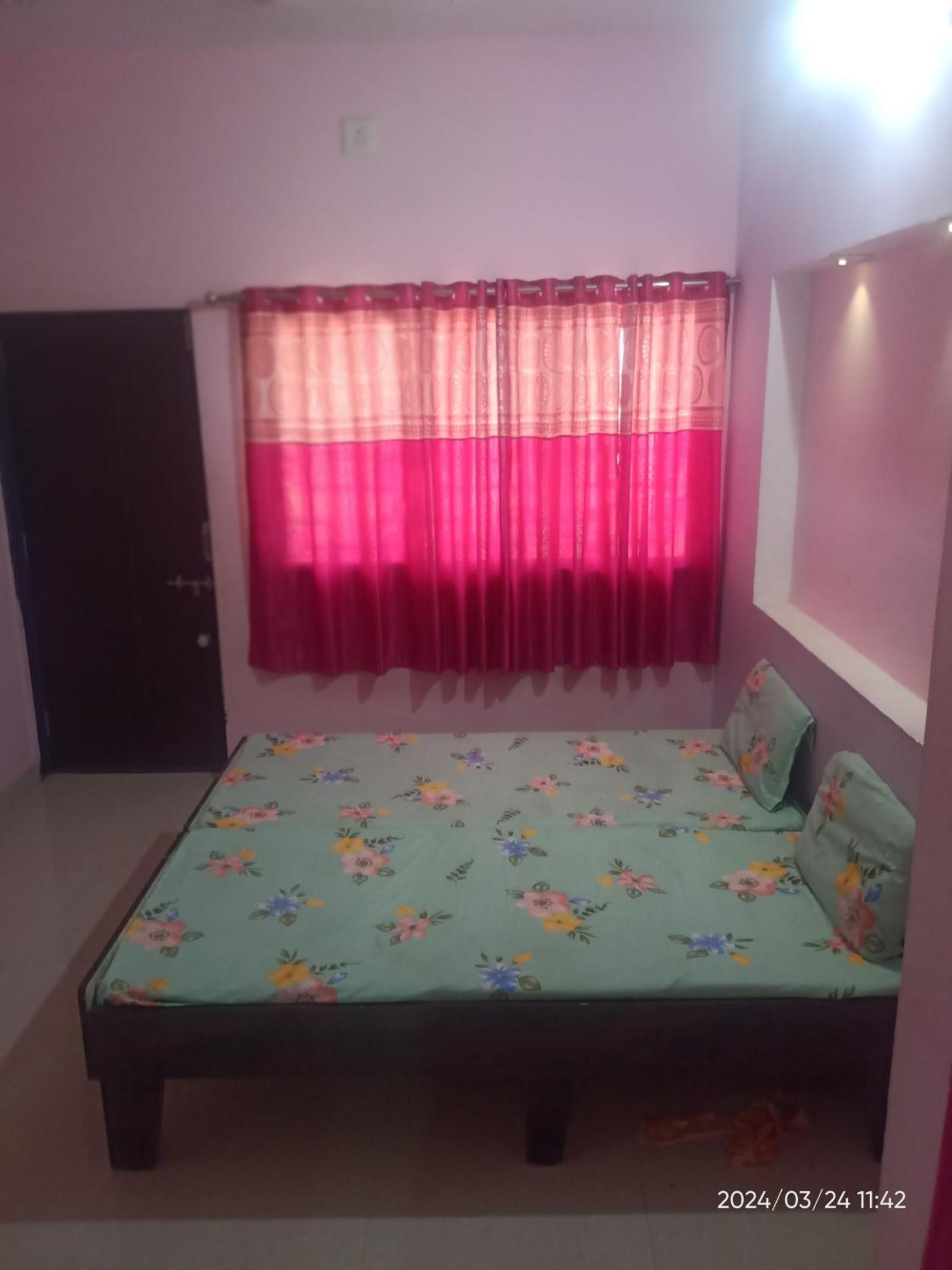 Dwarka Home Stay 2 Only Family Buitenkant foto